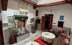 Dar Enouiina
